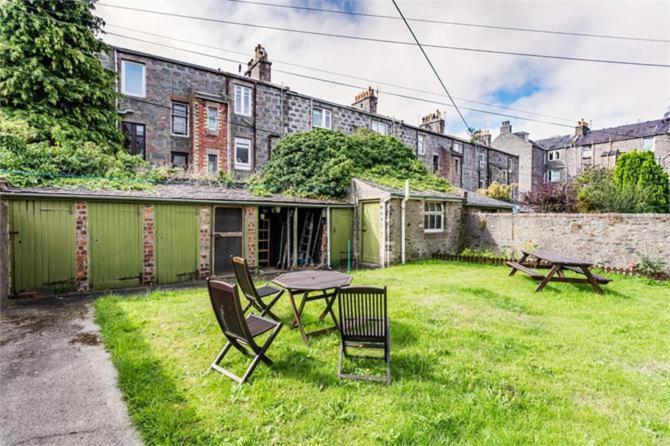 Aberdeen Haven In Aberdeen City Center Bagian luar foto